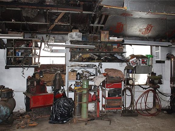 4th image of 219 Race St