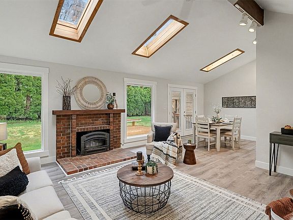 4th image of 7620 229th Street SE