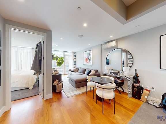 3rd image of 682 Hancock St #2R