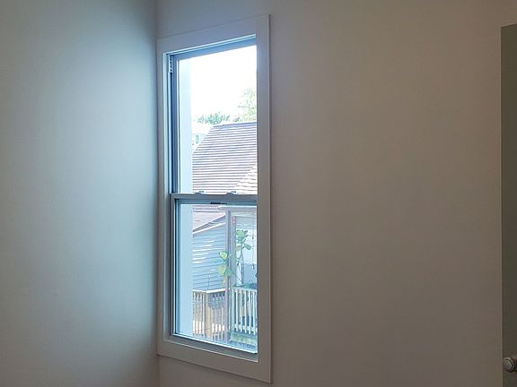 3rd image of 3351 N Wolcott Ave #2R