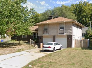 5813 Larsen Ln, Shawnee, KS 66203