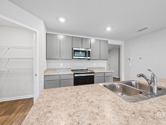 5th image of 7457 Brompton Dr