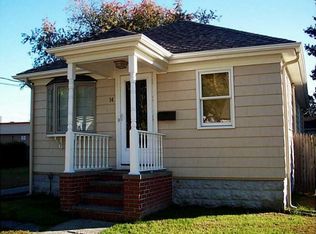 14 Park Dr, Riverside, RI 02915