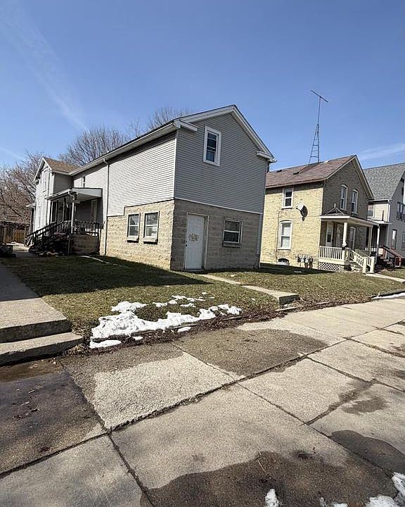 1st image of 1814 Center STREET