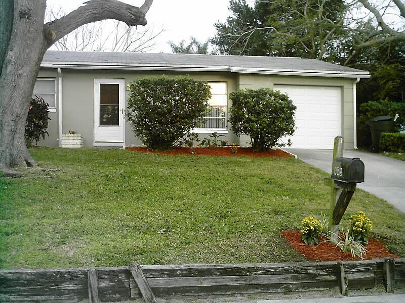 1st image of 469 Oakwood Dr