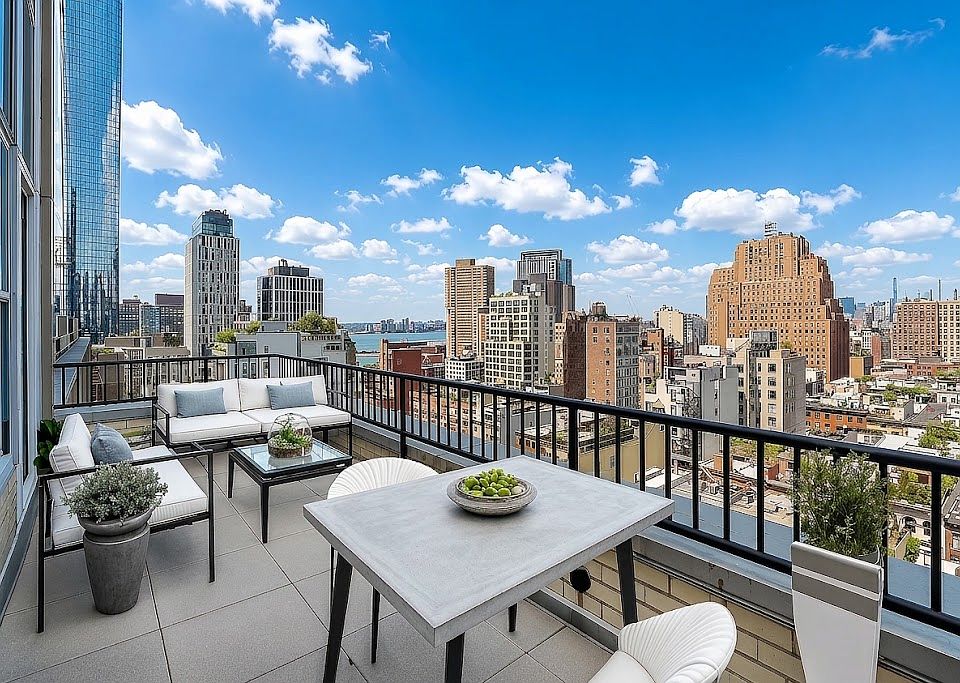 1st image of 50 Murray St #765