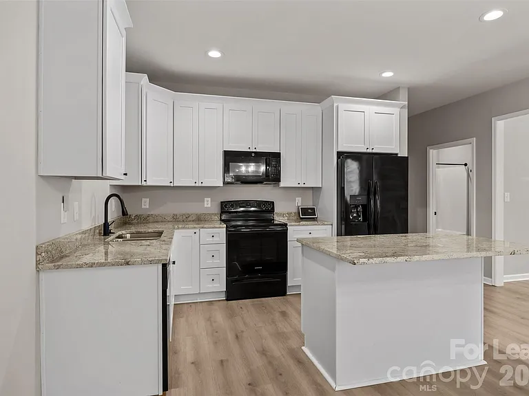 3130 Celia Ave — Photo 7