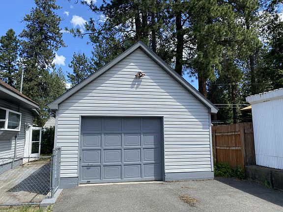 4th image of 211 Sunset Dr