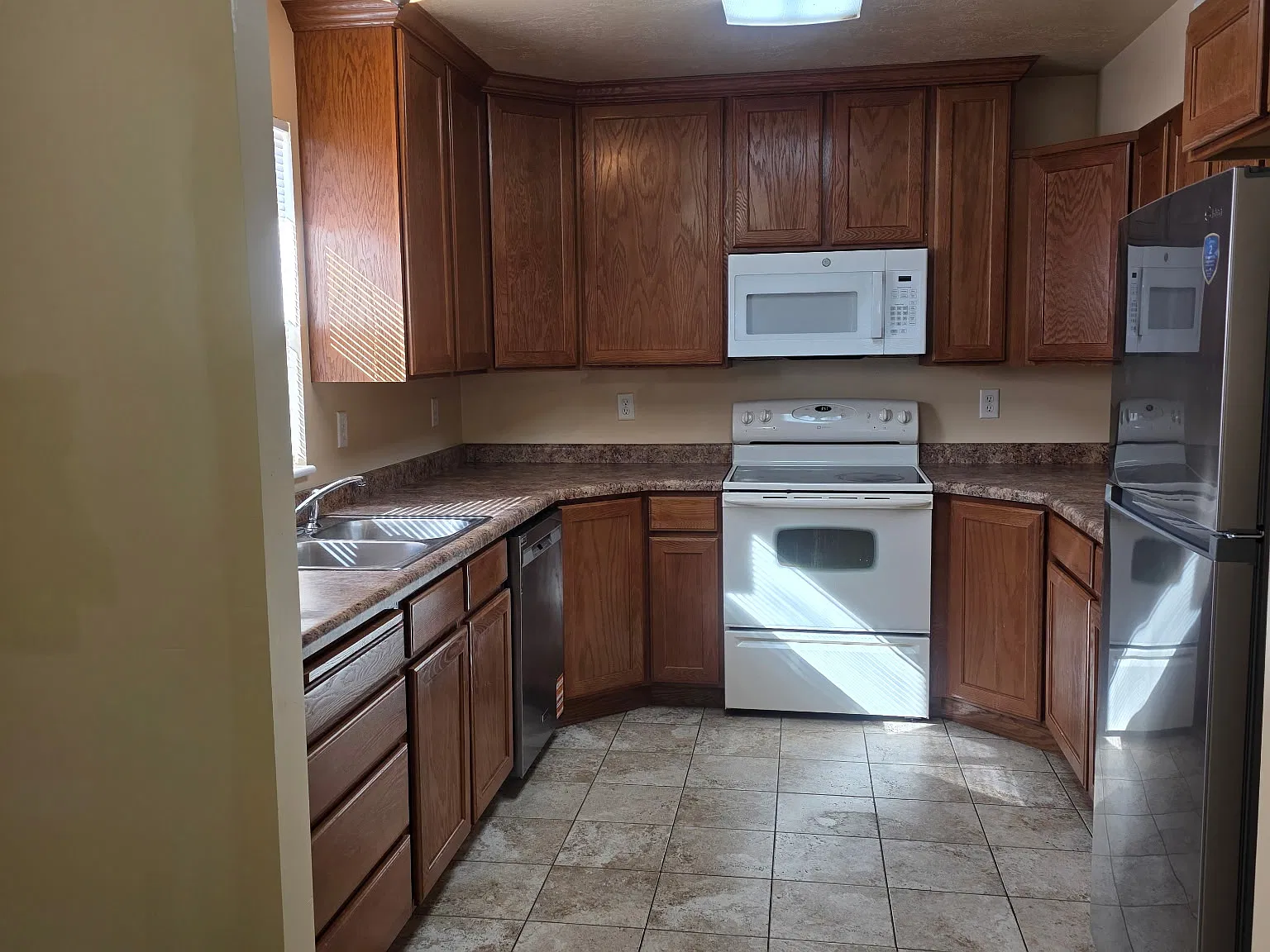2 bed, 850 sqft, $1,150 — Photo 4