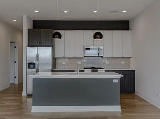 2556 W Armitage Ave, Chicago, IL 60647