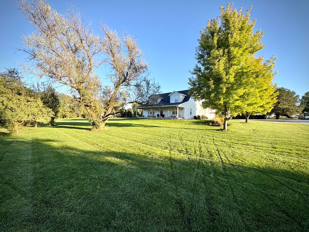 1181 L Rd - Property Image