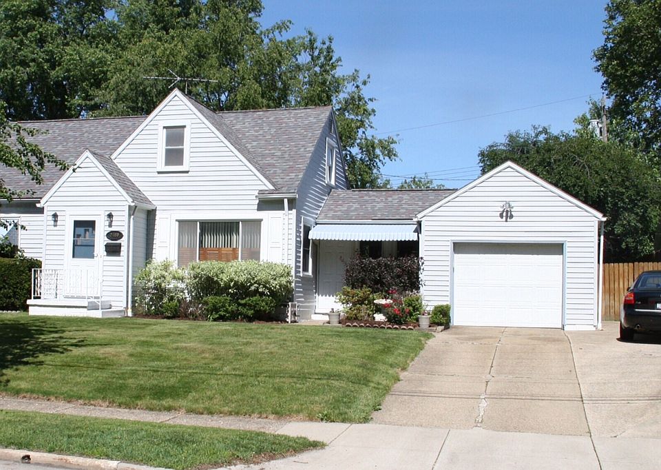 1st image of 2489 Oakwood Dr