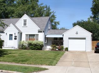 2489 Oakwood Dr, Cuyahoga Falls, OH 44221