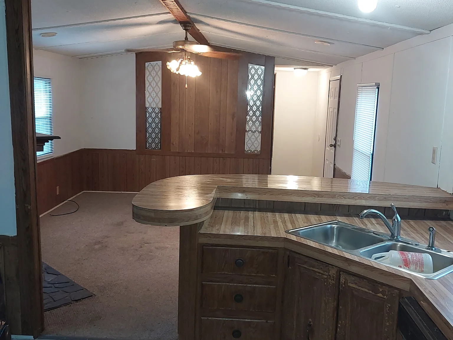 2 bed, 900 sqft, $850 — Photo 2