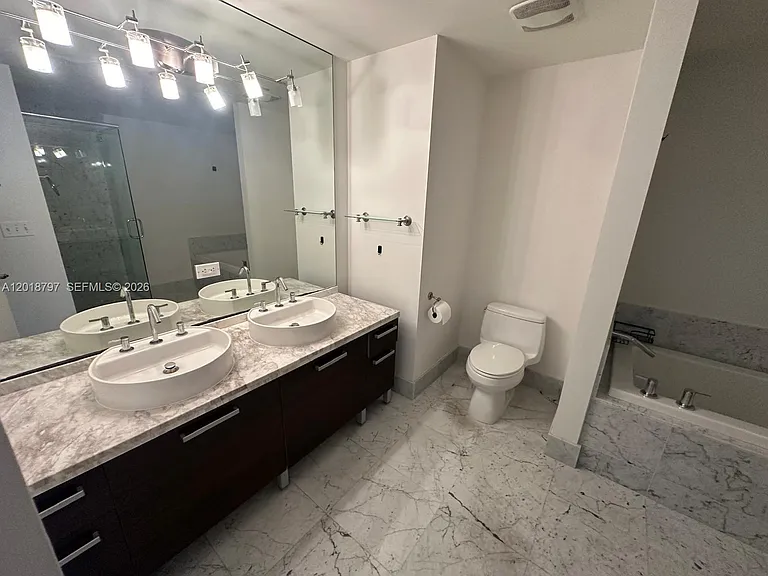 244 Biscayne Blvd #1910 — Photo 12