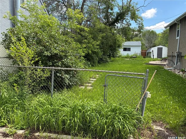 1447 MCINTOSH STREET, Regina, SK S4T 5C4