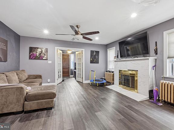 3rd image of 3841 Marshall Rd