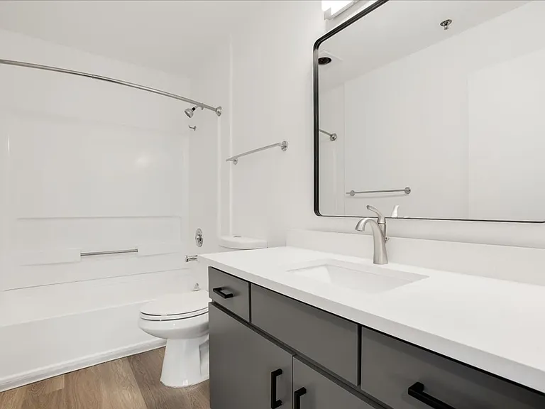 Kearney Court Apartments — Photo 19