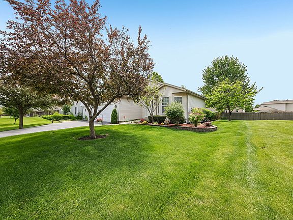 3rd image of 6102 Oldcreek Ln