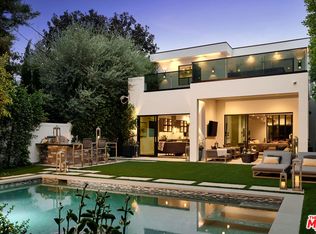 144 N Bowling Green Way, Los Angeles, CA 90049