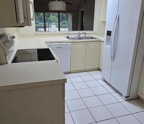4th image of 240 Timber Lake Cir APT D202