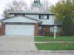 14581 Balfour St, Oak Park, MI 48237