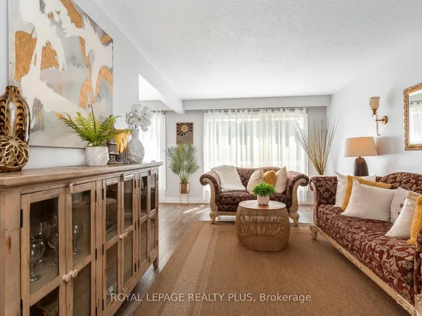 2380 Bromsgrove Rd #26, Mississauga, ON L5J 4E6