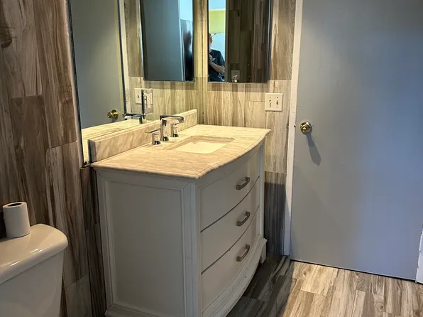 2420 Freeman Dr, Pine Mountain Club, CA 93222