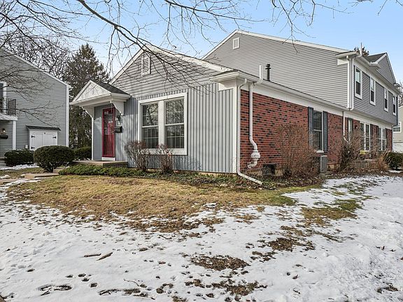 2nd image of 2780 Glenbridge Ct