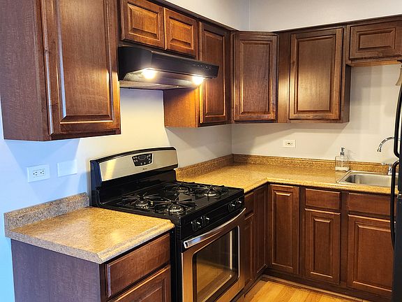 3rd image of 4819 W 109th St APT 301