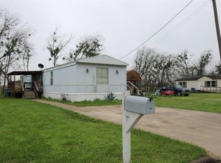 203 Camelot Ln, Navasota, TX 77868