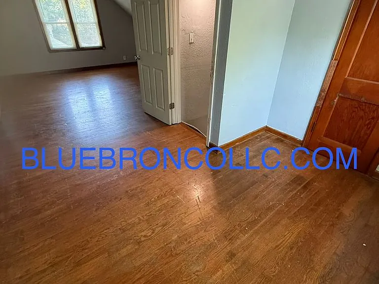 124 S Forest Ave — Photo 8