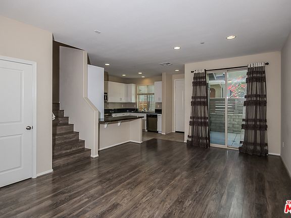 5th image of 10954 Kittridge St