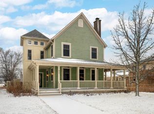 824 Blazing Star Rd, Grayslake, IL 60030