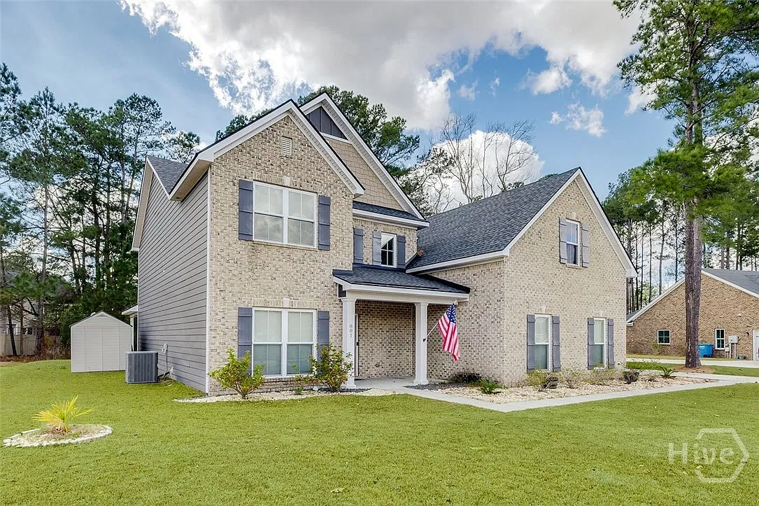 4 bed, 3.5 bath, 3002 sqft, $3,000 — Photo 2