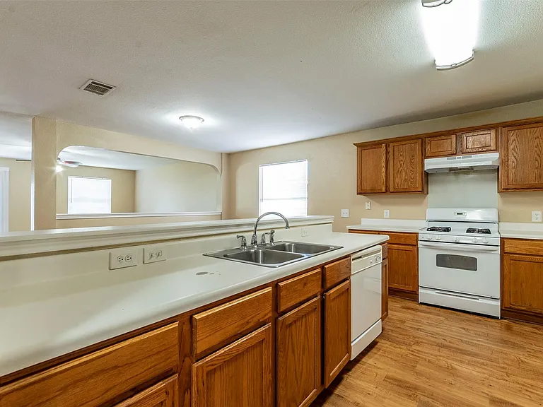 207 Mitchell Dr — Photo 6