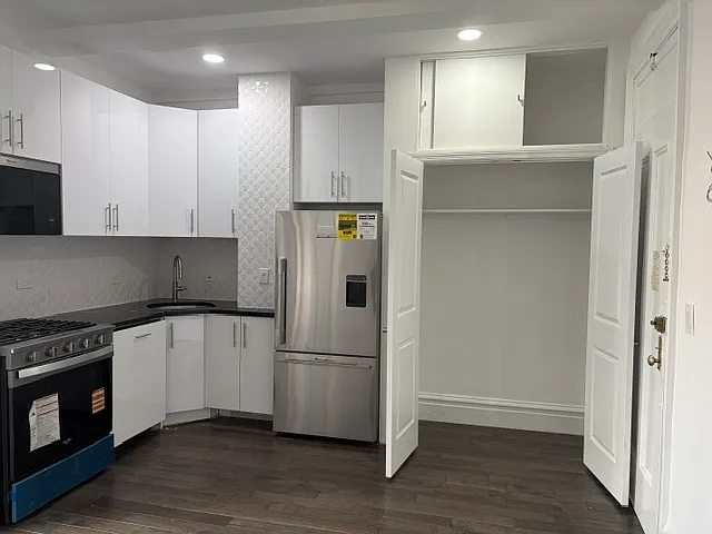 170 W 74th St #808 — Photo 8