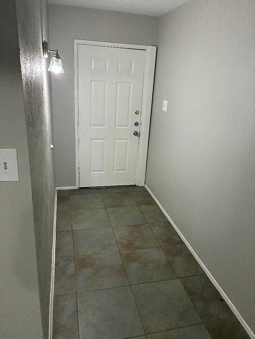 3 bed, 1500 sqft, $1,975 — Photo 3
