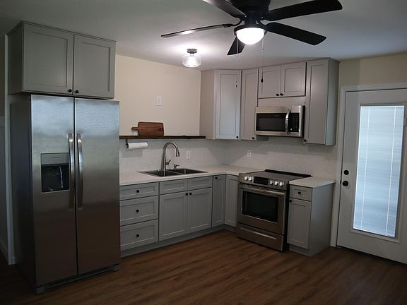 2nd image of 435 Battle Dr #1