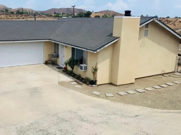 28160 Dakota Dr, Canyon Lake, CA 92587