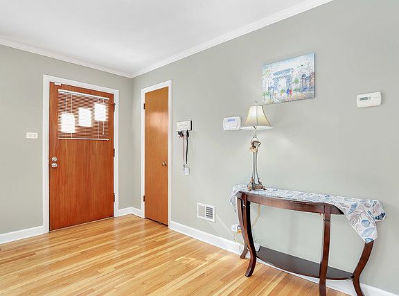 4th image of 102 Green Valley Dr