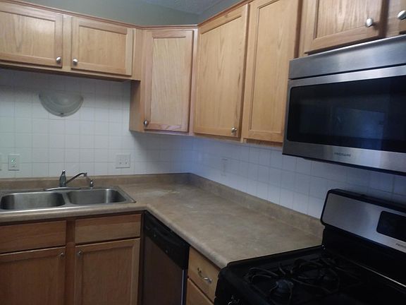 3rd image of 7426 72nd Ln N APT 316