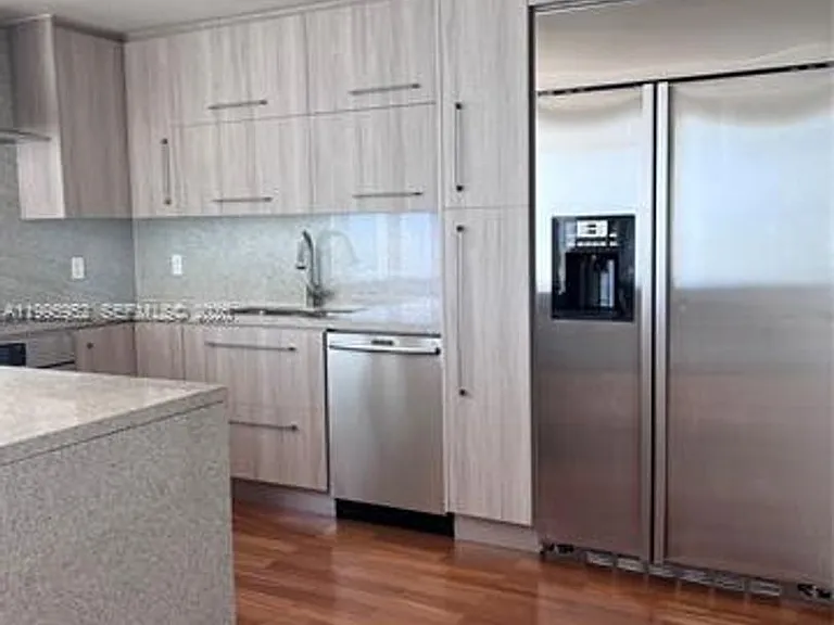 881 Ocean Dr #18B-BISCAYNE2 — Photo 4