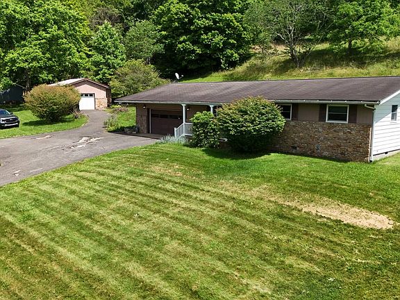 3rd image of 80 Herald Dr