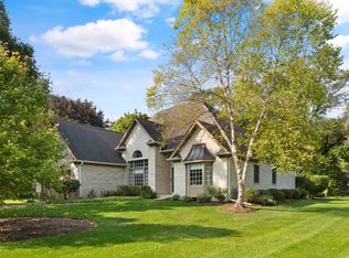 11 Lynn Dr, Hawthorn Woods, IL