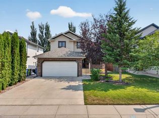 145 W Lakeview Cres, Chestermere, AB T1X1H5