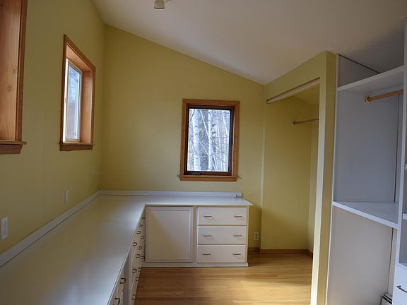 5th image of 1073 Violet Dr