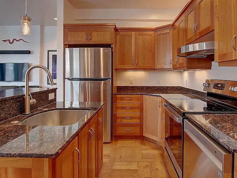 222 Inez St #A — Photo 10