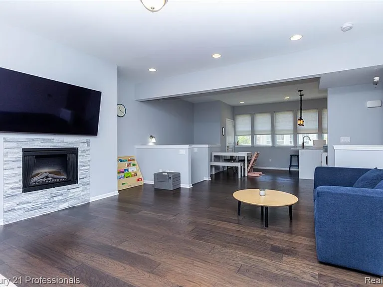 57 Kaprol Dr — Photo 36
