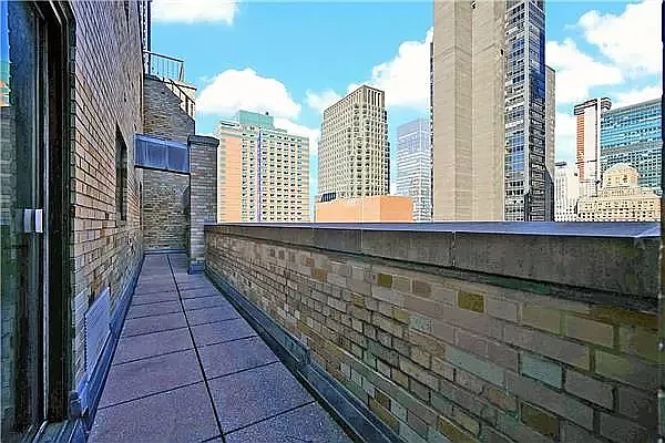 150 W 51st St #2117 — Photo 6